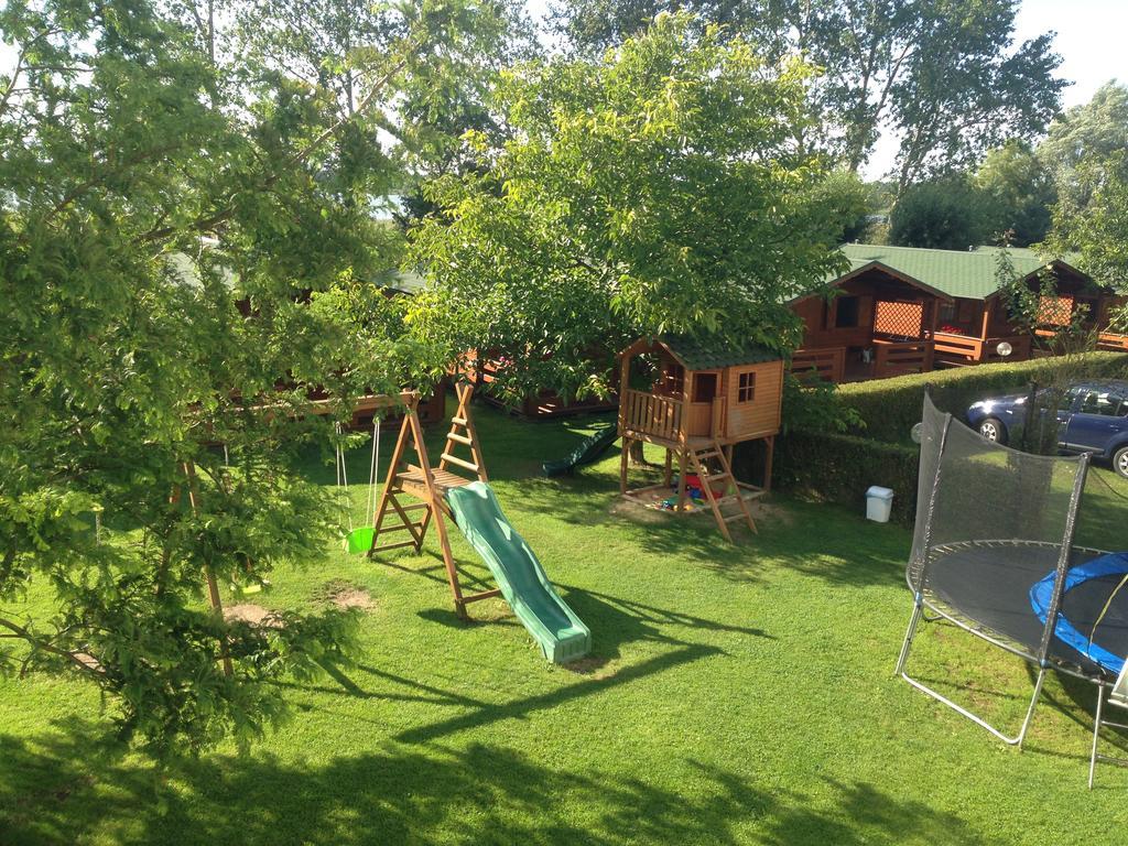 Pokoje Goscinne Jaskolcze Gniazdo Dziwnowek Exterior photo